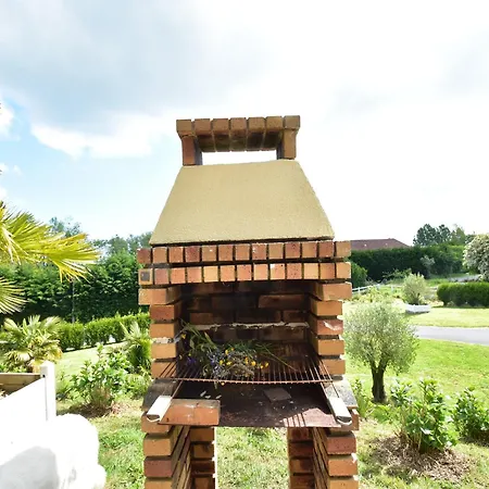 Σπίτι διακοπών Superb Near The Beach, Cleaning Included Quinéville